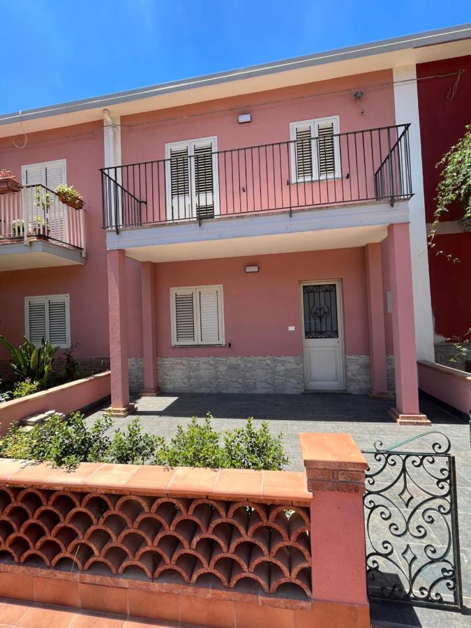La Ginestra Hotell Giardini Naxos Exteriör bild