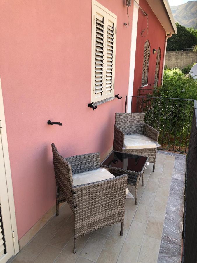 La Ginestra Hotell Giardini Naxos Exteriör bild