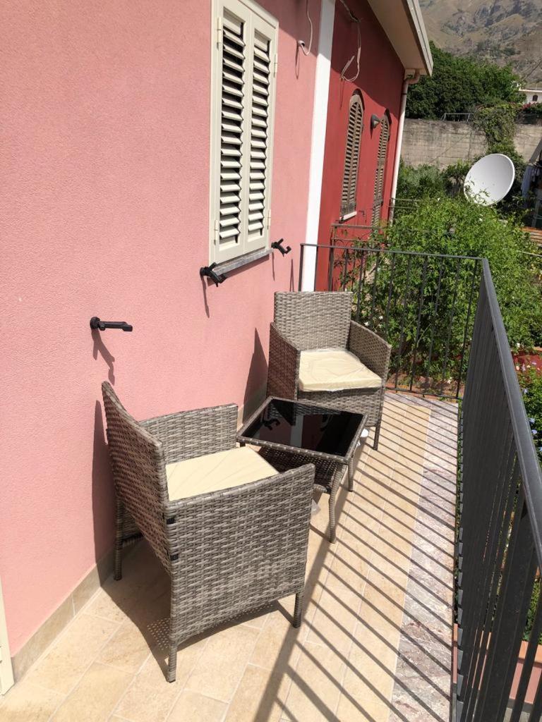 La Ginestra Hotell Giardini Naxos Exteriör bild